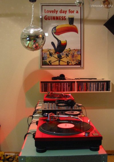 Our MEMBERS can Enlarge : DJNazdrovje's DJ-Booth